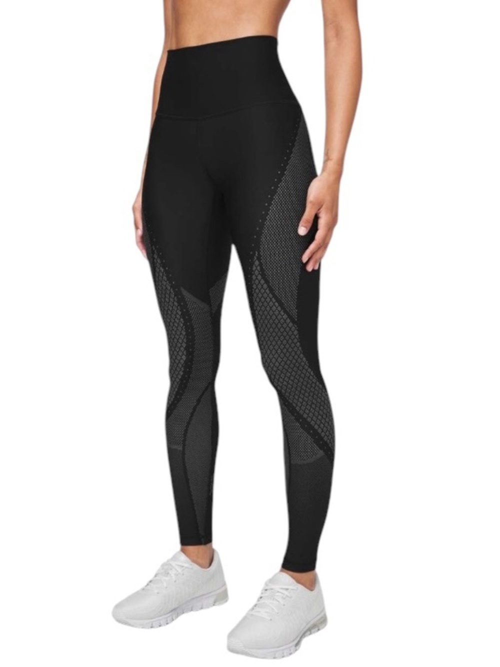 Lululemon Mapped Out High-Rise Tight 28"
Black Glacier Grey Size 2